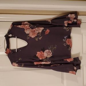 Floral choker blouse with Butterfly flared sleeves M